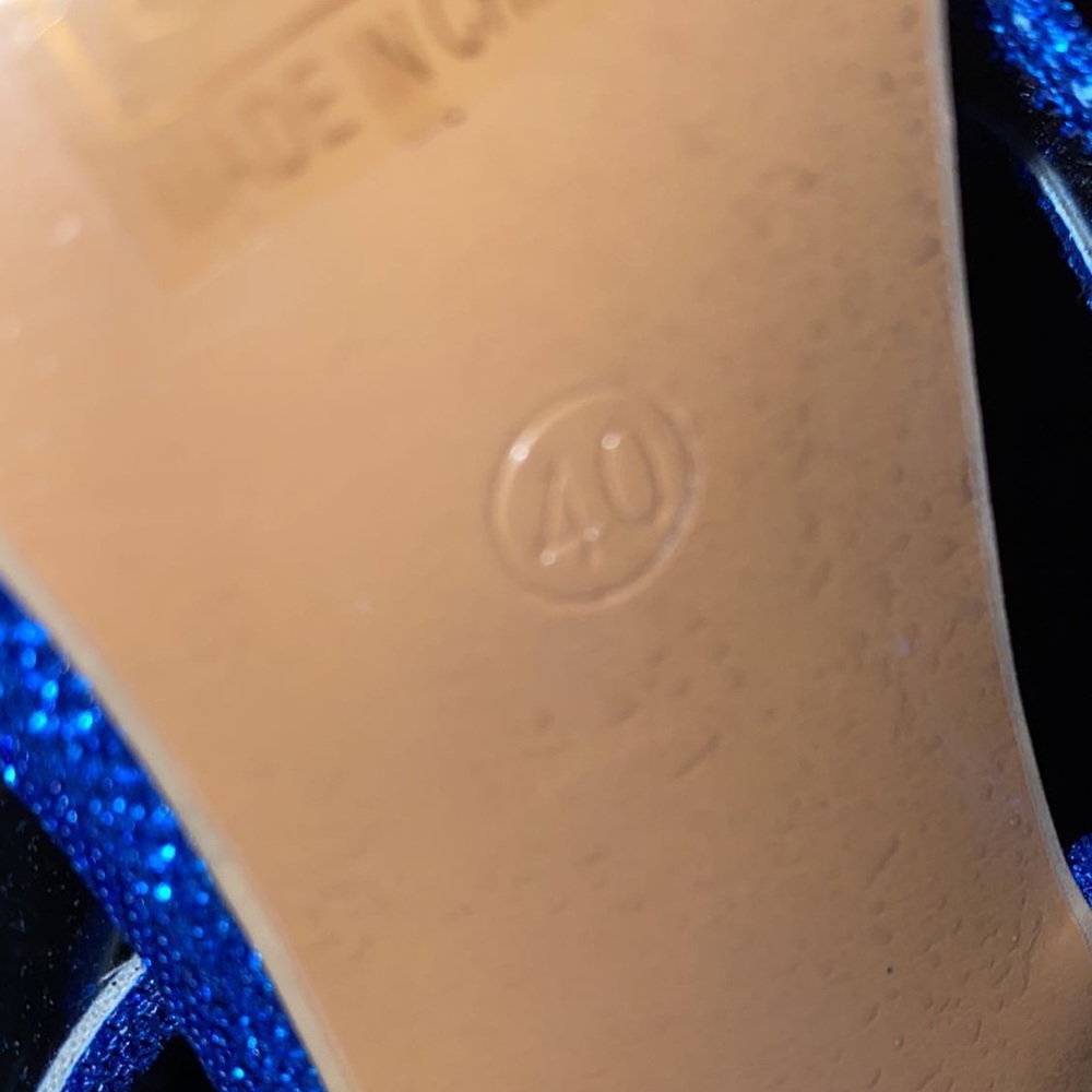 Heels - Picture 3 of 4